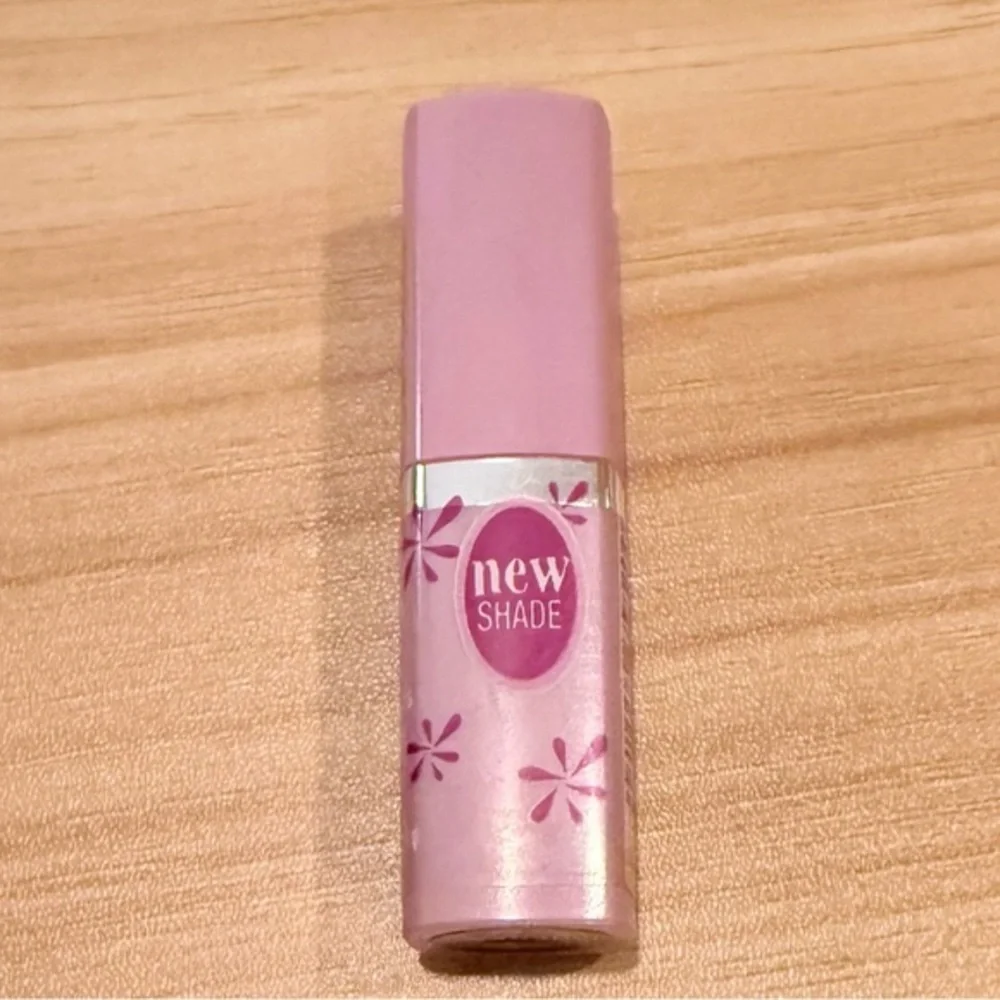 NOS Maybelline Wet Shine Cherry 🍒 Rain Lipstick